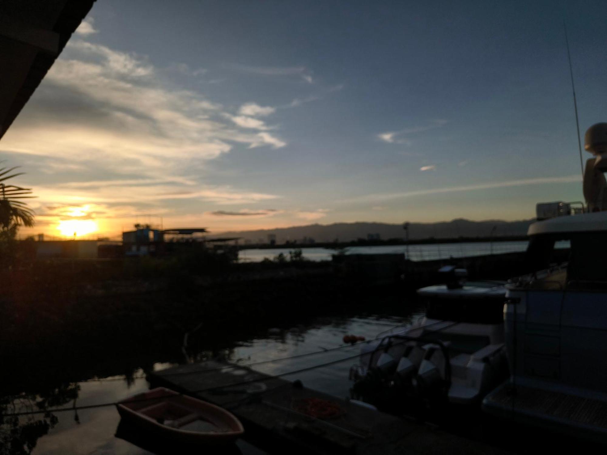 Stay And Fly At Amani Grand Resort Residences Lapu-Lapu City Exteriör bild